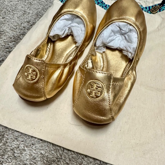 Tory Burch - Eddie Metallic Ballet Flat - Picture 10 of 15